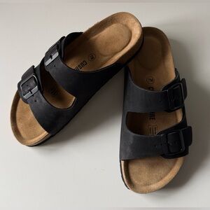 Cushionaire Women's Lane Cork Footbed Sandals Black Size 7M